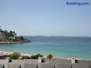 Appartement rénové au Château de Trestraou avec parking, proche plage et commerces - FR-1-368-163 - Image 1