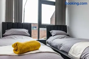 Modern flat in Eastwood Town centre - Image 4