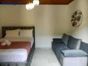 Veny House - Image 2