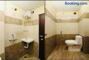 Hotel SVS Luxury Rooms Suchitra Circle,Jeedimetla Hyderabad - Image 2