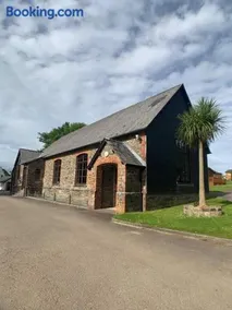 Relaxing 2-Bedroom holiday lodge in Cornwall - Image 3