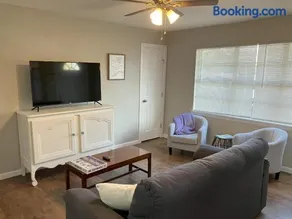 The Purple House - Cozy Near TSU - Image 3