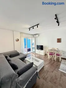 Seaview Apartment - Image 2