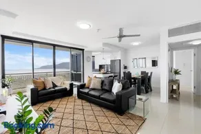 Belle Escapes Rydges Plaza Esplanade Luxury 2-Bedroom Apartment - Image 2