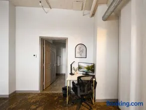 Modern River Market Loft Sleeps 6 Parking WiFi - Image 5