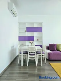 VR2 Central Apartment - Image 1