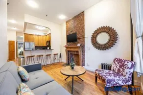 Spacious 1-bedroom retreat in Harlem - Image 3