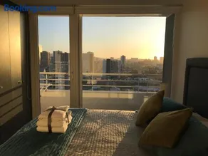 Elegante y acogedor departamento con gran vista, cercano a todo - Image 1