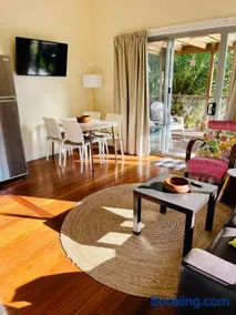 Bermagui Bay Beach House - Bungalow - Pet friendly, in the heart of Bermagui - Image 4