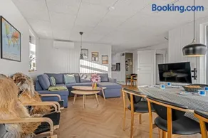 Holiday Home With Fjord View, Wilderness Bath And Hot Tub - Image 3