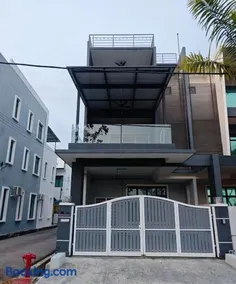 Melaka 9km jonker street,12pax sea view 3storey house - Image 1
