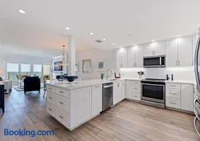 Clearwater Coastal Dream Retreat - Image 2