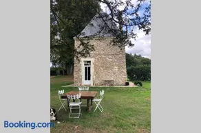 Romantic anciens cottage in a beautiful park - Image 2