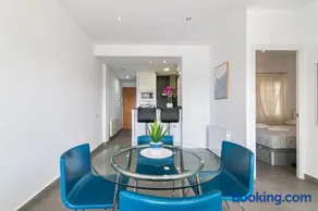 COSY WELL SITUED APARTMENT WITH SEA VIEW - Image 1