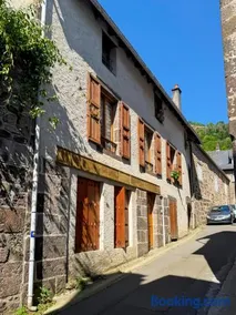 Appartement rénové, lumineux au centre de Vic - Image 3