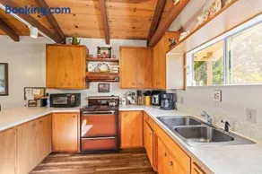 Cedar Pine Cottage Relaxing Cozy 2BR Cabin - Image 1