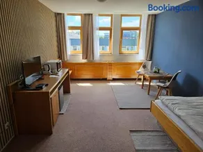 Hotel Garni - Image 2