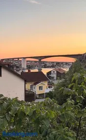 Sunny Central Kungshamn Apartment with 3 Balconies - Image 1