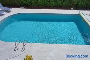 Harmonie Apartments - Pool & Free Parking, 5 min A6 & Chalon sur Saone - Image 4