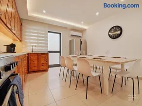 3BR Duplex with Rooftop BBQ in North of Malta - Image 4