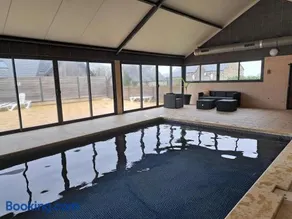 La Chaumière avec piscine privée, à 5 minutes du Mont St-Michel - Image 1