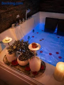 Love Room balnéo double & sauna Privés - Nuit d'exception - Image 2