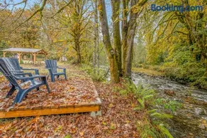 Bright, Updated Waterfront Cottage Pets Welcome! - Image 1