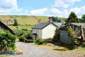 Onnen Fawr Farmhouse - Image 2