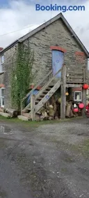 Toad Hall Hostel - Image 3