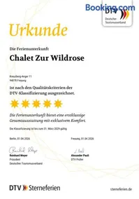 Chalet Zur Wildrose mit Sauna und Whirlpool - Image 1