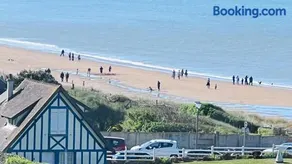 Cabourg-Angle bleu - Image 1