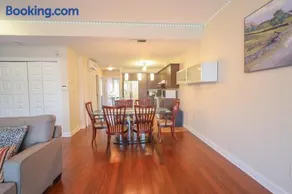 Sunset Apartment - Image 5