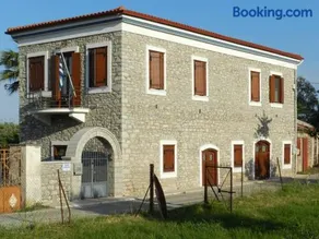 La Casa di Ercole across bay of Nafplio. - Image 1