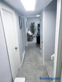Stylish Basement Suite with Modern Comforts - Image 2
