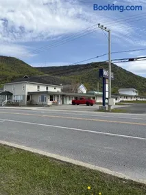 Le Délice Motel Restaurant - Image 1