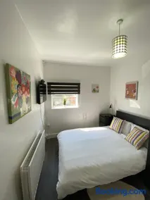 Whitehorse's Gated Studio Apartment - Image 3