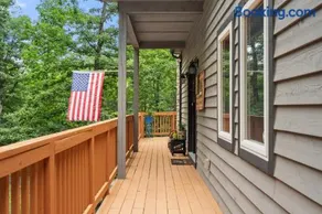 Cozy Chalet w Hot Tub Loft Fire Pit & Grill - Image 4
