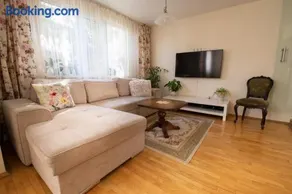 Cosy, quiet house with Vitosha view near Paradise - Image 1
