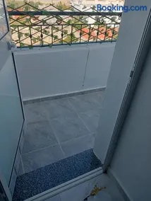 chic apartment for rent - Image 3