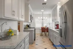 Refreshing Escape- Hot Tub- Games- Sleeps 10 - Image 3