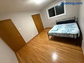 UPTOWN WATERLOO-KWC ROOM-Best Location,Lowest Prices - Image 4