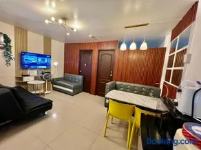 Mamby Gray's Place Balcony, Karaoke ,Wifi,Netflix &Kitchen - Image 2