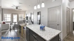 Landing - Modern Apartment with Amazing Amenities (ID1215X775) - Image 2