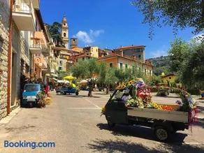 " La Piazzetta " - Image 1