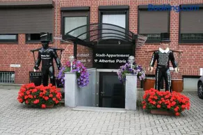 Albertus Paris Aparthotel - Image 1