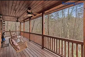Pet-Friendly Mountain Heaven - Hot Tub and Fire Pit - Image 3