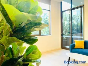 Charming and cozy 2 Bedrooms 2 bathrooms Condo with Study room, Parking, Wi-Fi - Image 4