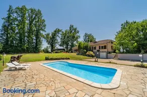 Villa with Pool in Unesco, 4 Room, Parking e Free WiFi - Image 1