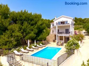 Spacious new villa with pool above the pristine beach - FIRST SEASON PRICING!!! - Image 1