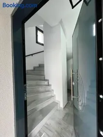 Meintis Apartments Rafina - Image 5